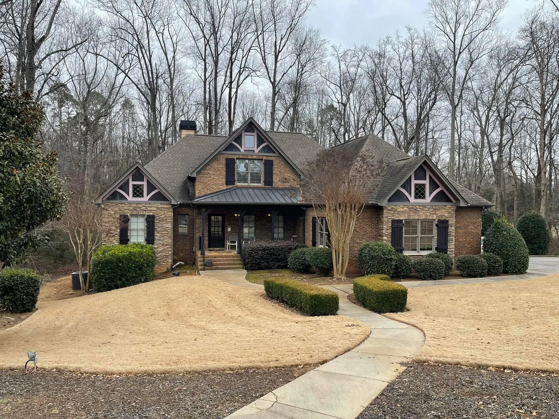 Dormant winter lawn curved walkway brick craftsman home.52360f9b